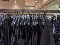 -COS(月星环球港店)