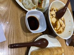 -三好食堂(煎饺·馄饨·肉饼米线·盛世广场店)