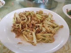 大盆炒花菜-禄源公·老莞诚饭店