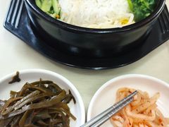 -拌来拌去石鍋拌飯(文鼎店)