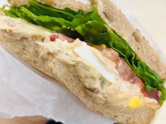 tuna鱼三明治-巴黎贝甜(龙之梦购物中心虹口店)