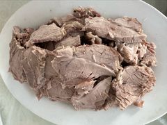 手撕笨猪肉-华龙特色大骨鸡农家菜馆