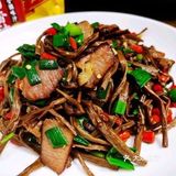 这家川菜真的是实惠又好吃 每次跟同事来必点辣子鸡丁