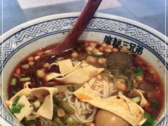 -魔都三兄弟酸辣粉·蘸卤炸串(虹桥万科店)