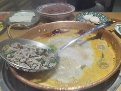 -洱火云南酸菜牛肉火锅(石景山当代商城店)