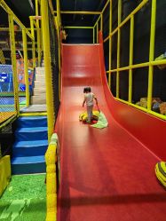 -蹦蹦跳跳(新奥购物中心店)