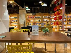 -新华里咖啡书吧(新华书店小寨店)