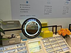 -天空之镜眼镜店蔡司依视路配镜授权零售店(望京颐堤港店)