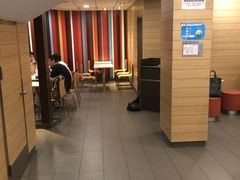 -麦当劳(乳山路店)