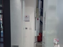 -福奈特洗衣洗鞋(宝华广场店)