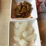 今天我带着孩子来吃饭这里的人很多点了酸菜鱼菠萝包点的不是很酸菜鱼味道真的很棒特别的喜欢吃菠萝包香浓美味很适合我们吃环境卫生挺不错的选择这家店是不错的服务员态度很赞给人感觉特别不错哦很这家店下次还回来的