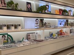 -J-Optical佳视明眼镜·蔡司视觉(青岛金茂览秀城店)