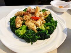 西兰花炒鲜鱿-肥仔文澳门猪骨煲(南京西路店)