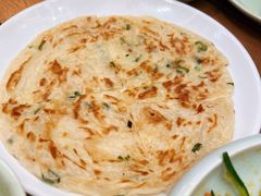 特色葱油饼-吕氏疙瘩汤·新派鲁菜(欢乐汇店)