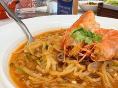 酸萝卜烩大海虾-品海楼·大连海胆锅贴馆(东港店)