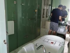 -上海滴水湖皇冠假日酒店