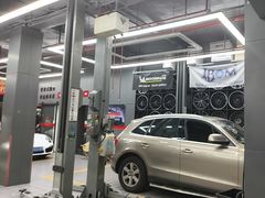 -爱车行 奥迪 奔驰 宝马 保时捷 路虎 专业 维修保养 原厂 奥迪改装升级 中心(静安店)
