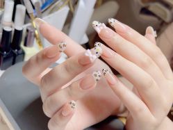 -UGIRL有个美甲