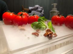 番茄脆菇沙拉-小大董·烤鸭(凤凰汇店)