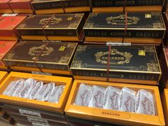 面包甜点陈列柜-黄远堂凤梨酥·伴手礼(中山路六店)
