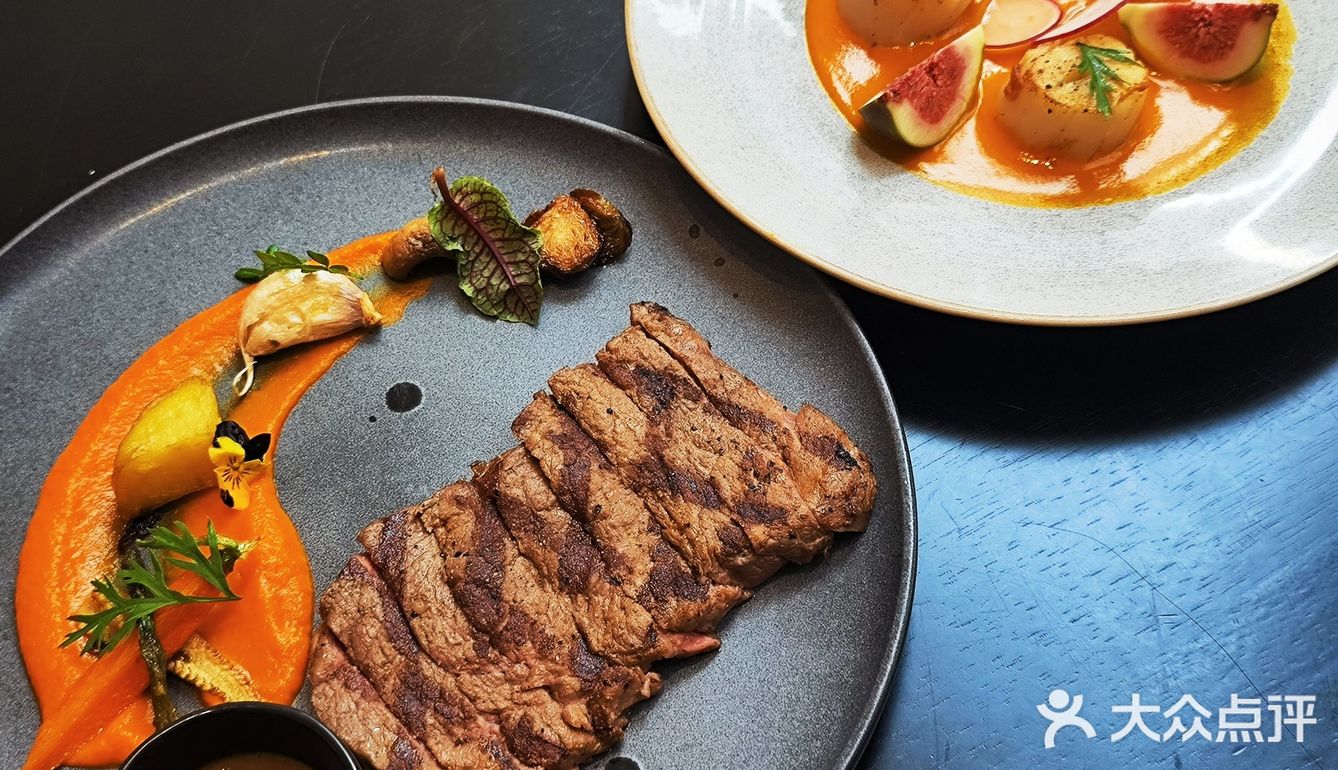 我非常喜欢二十集无界餐厅的免费生日布置服务。首先