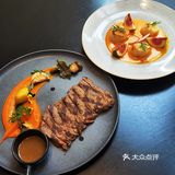 我非常喜欢二十集无界餐厅的免费生日布置服务。首先