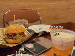 -mordew加州日记西餐&小酒馆(新天地店)