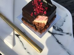 -UNI UNI(环亚凯瑟琳店)