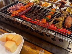 -哈尔滨小酒馆·鲜肉现穿自助烧烤(康新花园店)