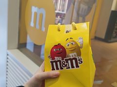 -m豆巧克力世界(上海世茂广场店)