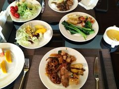 -大中华希尔顿酒店-念自助餐·嗨啤·小龙虾