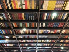 -钟书阁(松江泰晤士小镇店)