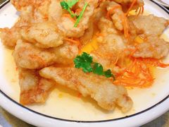 -老码头黑皮肘子锅包肉熏酱水饺(文政街店)