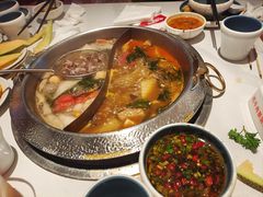 牛杂鸳鸯锅-左庭右院鲜牛肉火锅(环球港店)