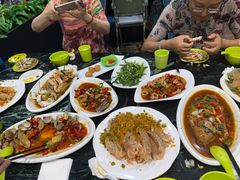 -小海豚•老字号海鲜餐厅(天涯店)