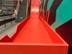-极限PLAY运动娱乐新世界·团建派对表演休闲馆·室内高空游乐园