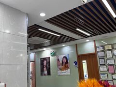 -茂菊口腔连锁(浦东南路店)