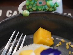 -Chom Cafe and Restaurant