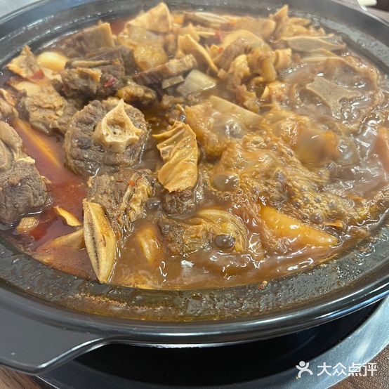 牛鲜居牛排牛尾一锅香