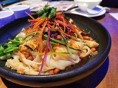 石河子凉皮-清真·卡德尔大叔新疆主题餐厅(龙汇路店)