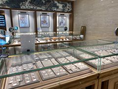 -华夏典当行(龙德广场店)