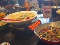 -川流不息·地道川菜·小龙虾(新松江路店)