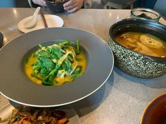 豌豆黄浸豌豆尖-半山腰·云南菜(侨福芳草地店)