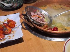 酸辣锅底-洱火云南酸菜牛肉火锅(石景山当代商城店)