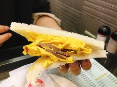 牛肉鸡蛋三文治-义顺牛奶公司(庇利金街店)