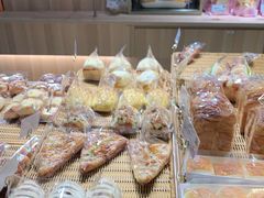 -顶东面包花园·生日蛋糕(世博店)
