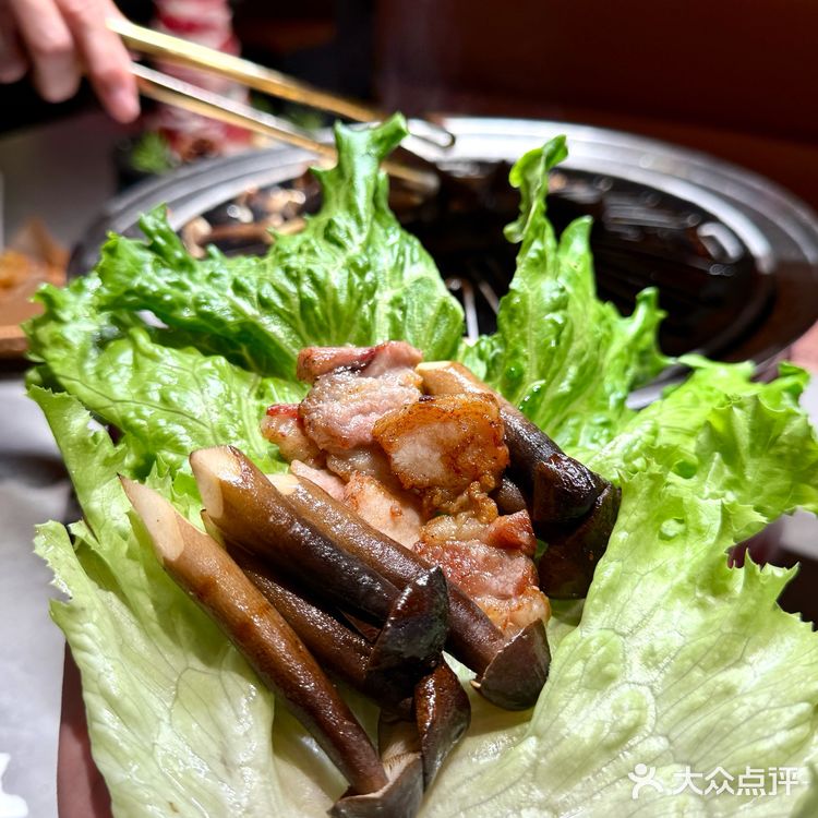 腩番山野季‼️‼️也是吃上烤肉漂亮饭啦[害羞]