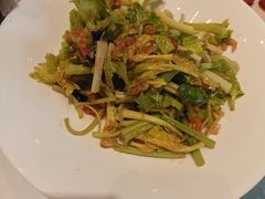 -海派美食·家宴海鲜青岛菜·石锅鲽鱼头(东方城店)