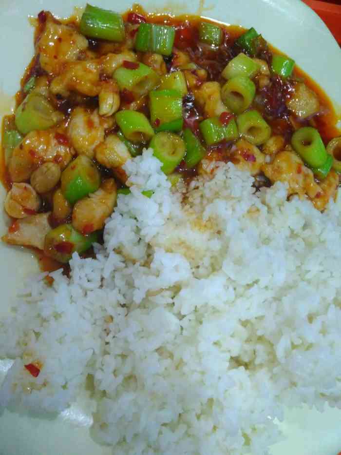 包子的味道还不错,环境也挺干净的