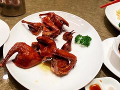 脆皮烤乳鸽-御宝轩(益丰·外滩源店)